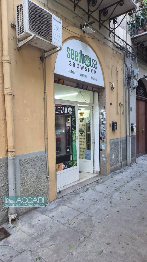 locale commerciale in vendita a Palermo in zona Libertà