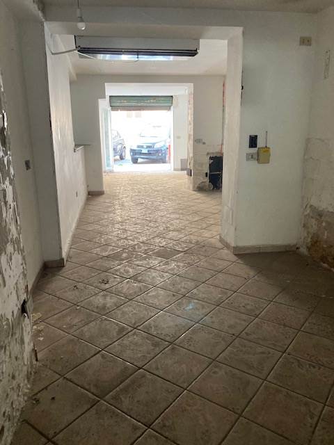 locale commerciale in vendita a Palermo