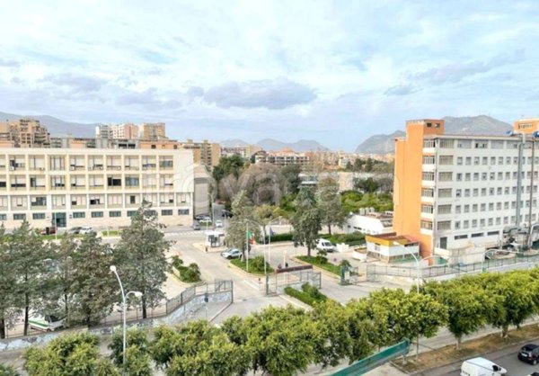 appartamento in vendita a Palermo in zona Montegrappa / Santa Rosalia