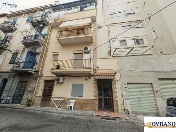 appartamento in vendita a Palermo in zona Zisa