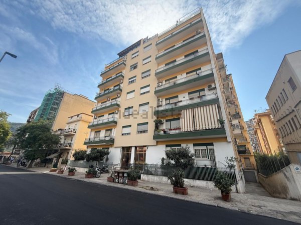 appartamento in vendita a Palermo in zona San Lorenzo