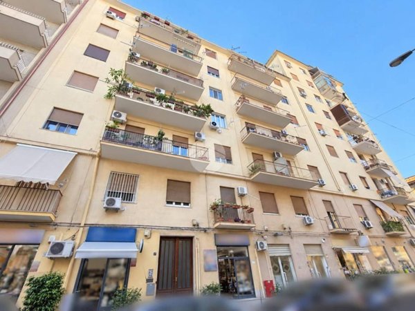 appartamento in vendita a Palermo in zona Zisa