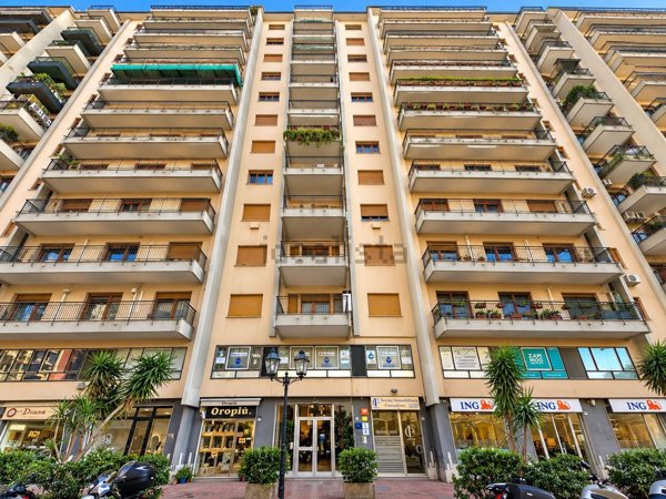 appartamento in vendita a Palermo in zona Malaspina/Palagonia