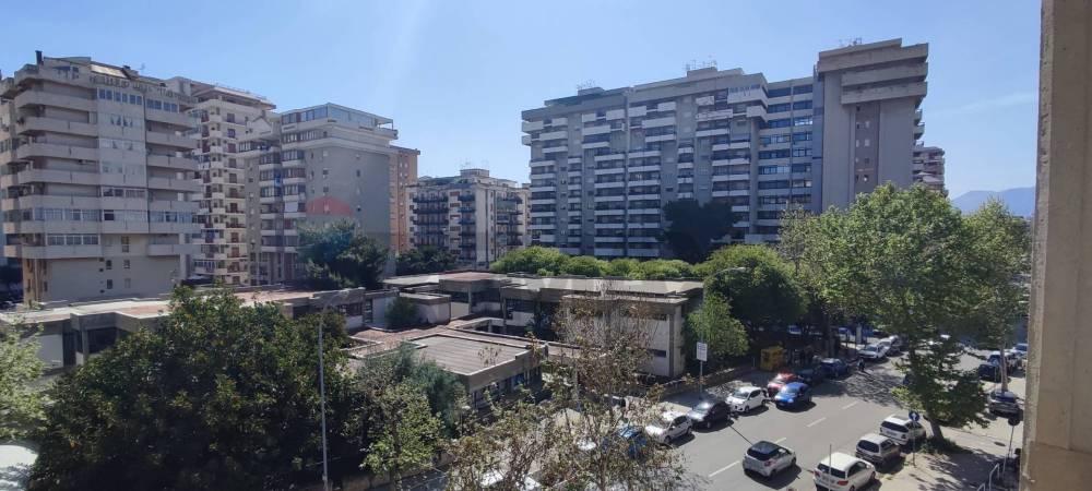 ufficio in vendita a Palermo in zona Resuttana