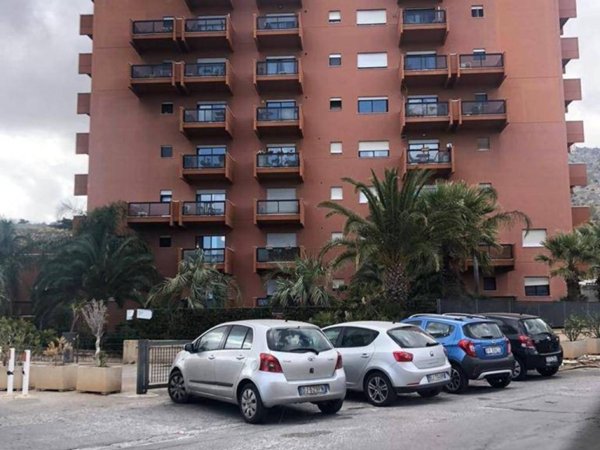 appartamento in vendita a Palermo in zona Arenella/Vergine Maria