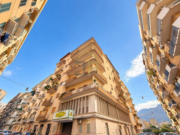 appartamento in vendita a Palermo in zona Oreto