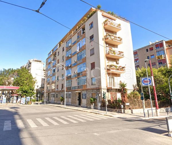 appartamento in vendita a Palermo in zona Malaspina/Palagonia