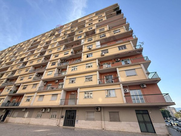 appartamento in vendita a Palermo in zona Malaspina/Palagonia