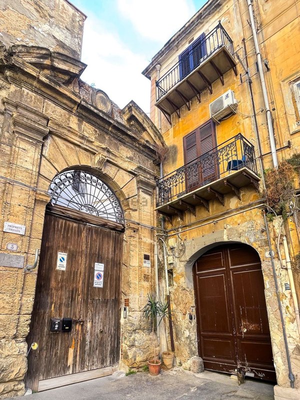 appartamento in vendita a Palermo in zona Centro storico