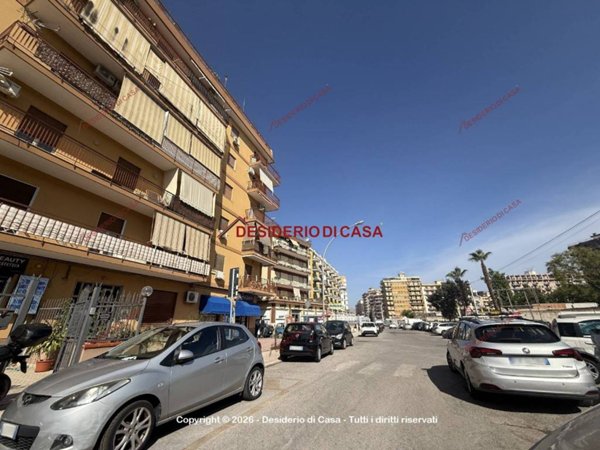 box auto in vendita a Palermo in zona Uditore