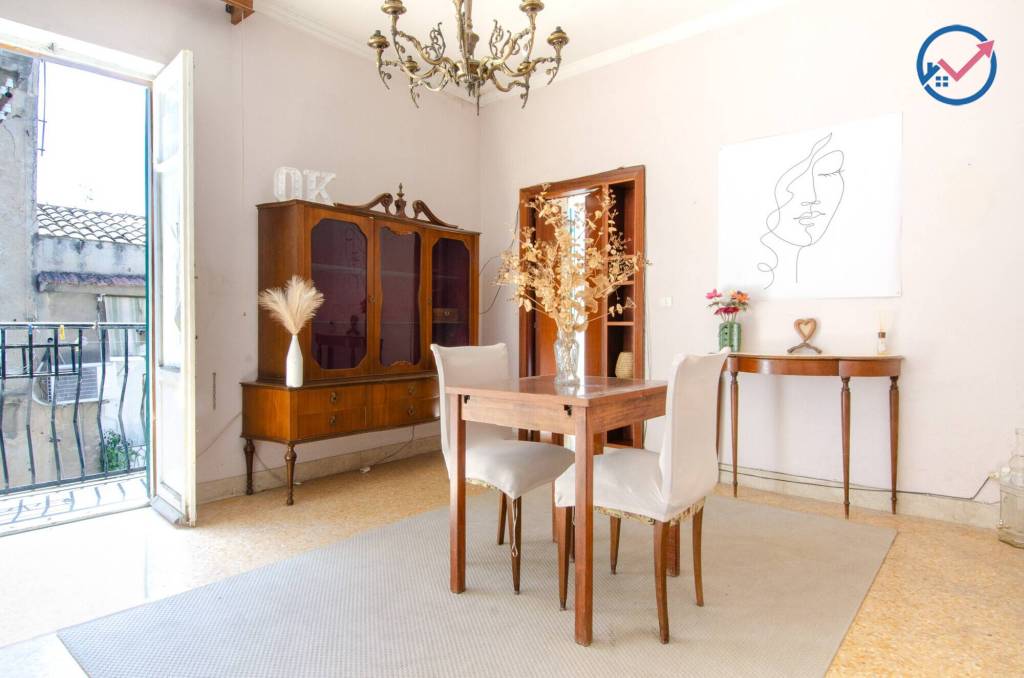 appartamento in vendita a Palermo in zona Zisa