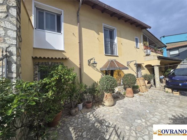 casa indipendente in vendita a Palermo in zona Mezzomonreale