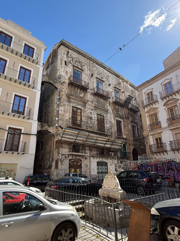 appartamento in vendita a Palermo in zona Centro storico