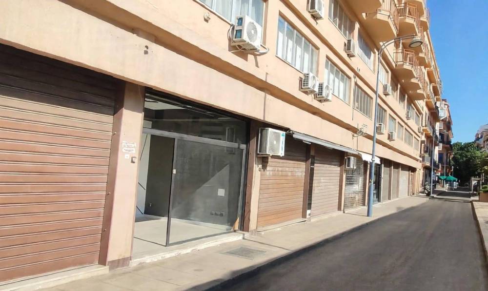 locale commerciale in vendita a Palermo in zona Malaspina/Palagonia