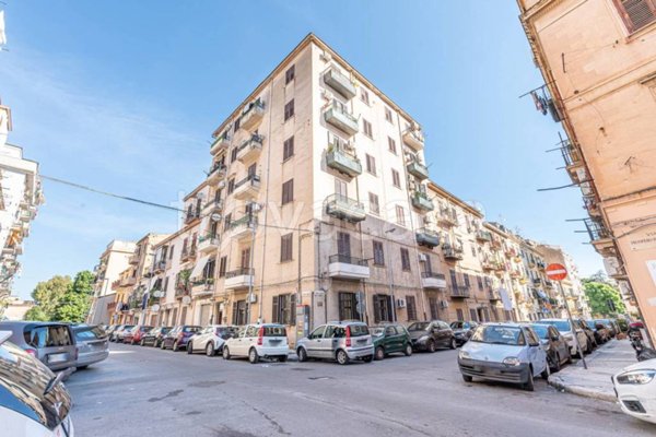 appartamento in vendita a Palermo in zona Malaspina/Palagonia