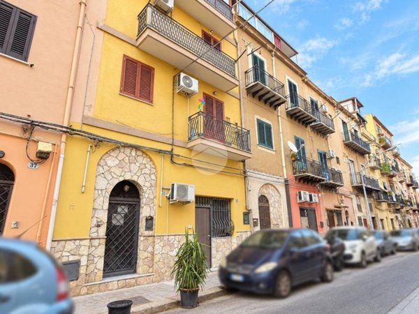 appartamento in vendita a Palermo in zona Zisa