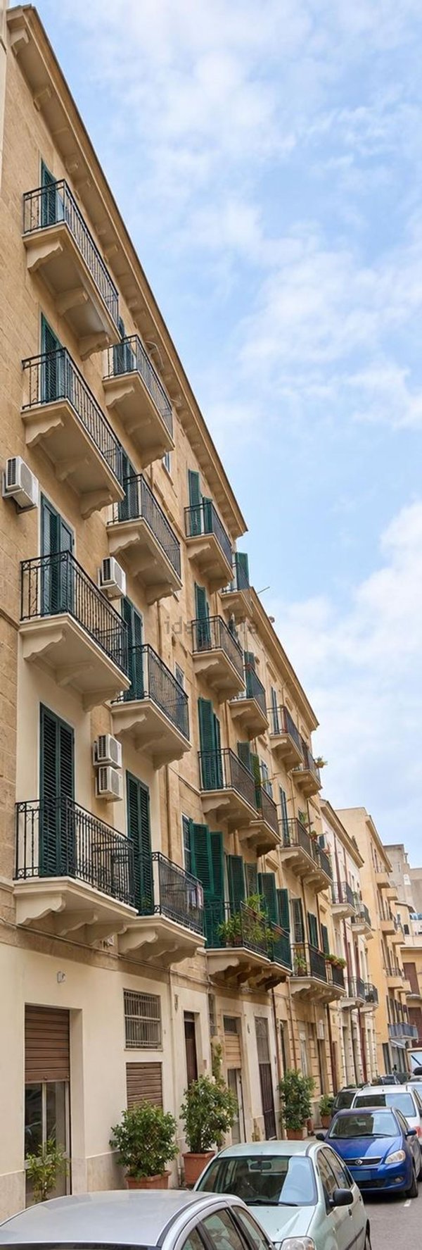 appartamento in vendita a Palermo in zona Zisa
