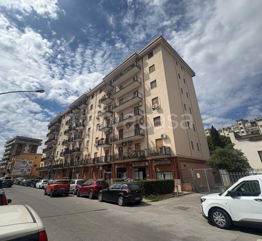 appartamento in vendita a Palermo in zona Malaspina/Palagonia