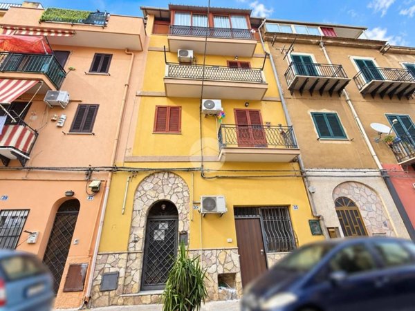 appartamento in vendita a Palermo in zona Zisa