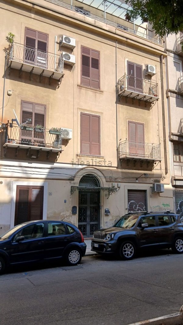 appartamento in vendita a Palermo in zona Malaspina/Palagonia