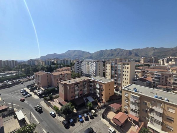 appartamento in vendita a Palermo in zona Montegrappa / Santa Rosalia