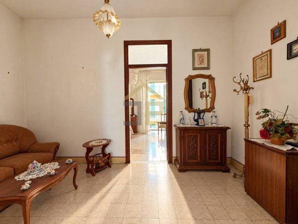 appartamento in vendita a Palermo in zona Zisa