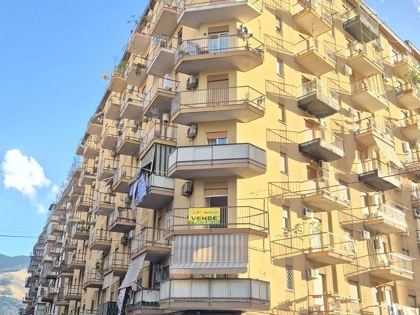 appartamento in vendita a Palermo in zona Montegrappa / Santa Rosalia