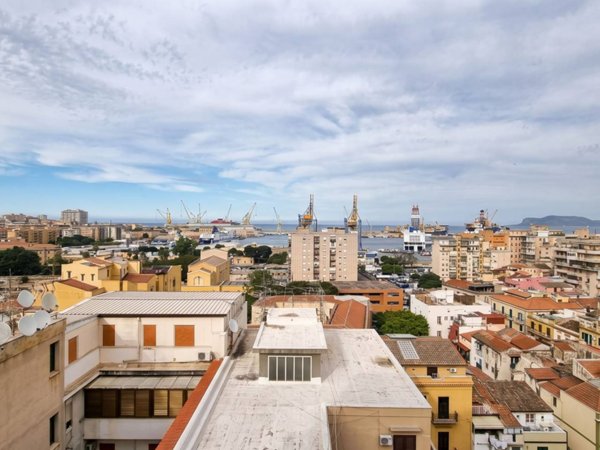 appartamento in vendita a Palermo in zona Politeama