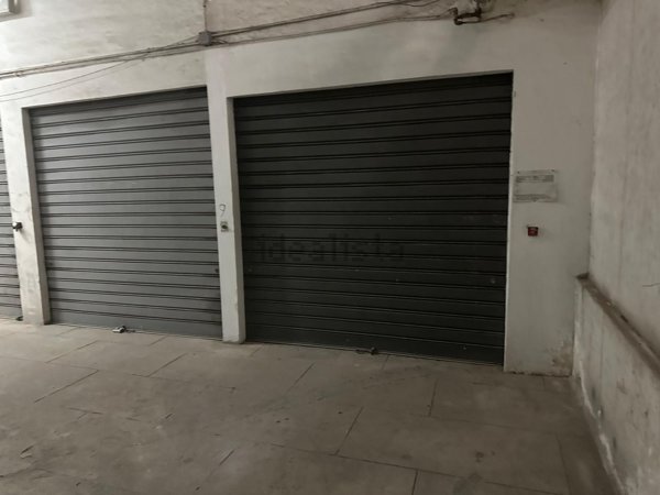 box auto in vendita a Palermo in zona Libertà