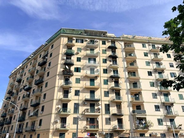 appartamento in vendita a Palermo in zona Montegrappa / Santa Rosalia