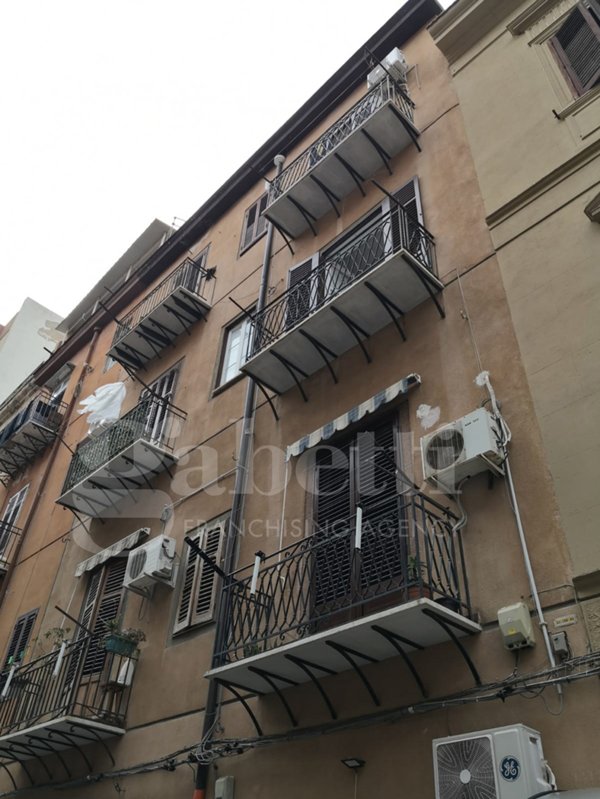 appartamento in vendita a Palermo in zona Zisa