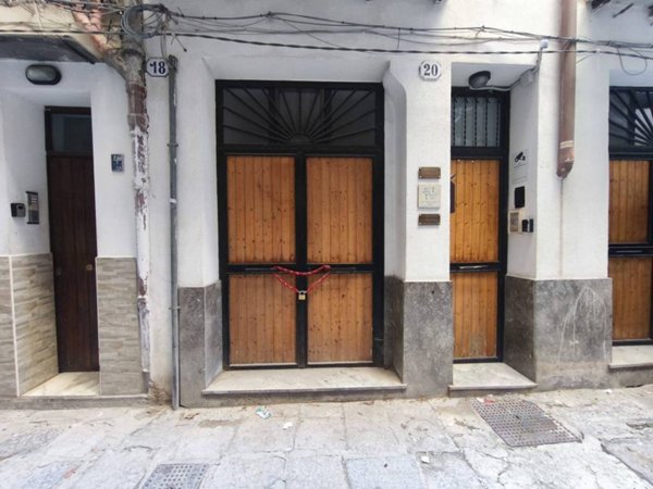 locale commerciale in vendita a Palermo in zona Centro storico