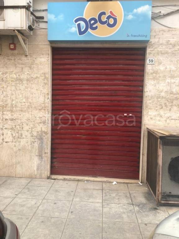 locale commerciale in vendita a Palermo in zona Montepellegrino