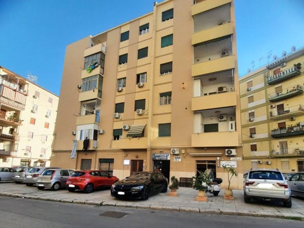 appartamento in vendita a Palermo in zona Montegrappa / Santa Rosalia