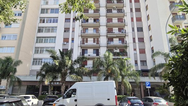 appartamento in vendita a Palermo in zona Malaspina/Palagonia