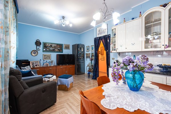 appartamento in vendita a Palermo in zona Chiavelli