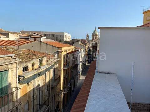 appartamento in vendita a Palermo in zona Centro storico