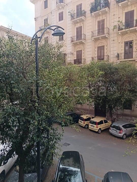 appartamento in vendita a Palermo in zona Politeama