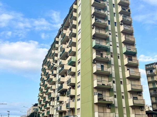 appartamento in vendita a Palermo in zona Malaspina/Palagonia