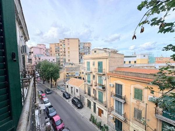 appartamento in vendita a Palermo in zona Montegrappa / Santa Rosalia