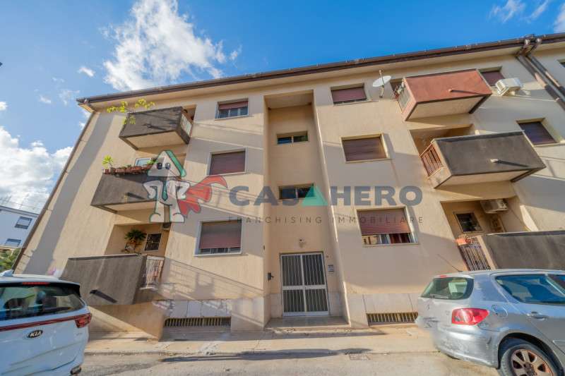 appartamento in vendita a Palermo in zona Chiavelli