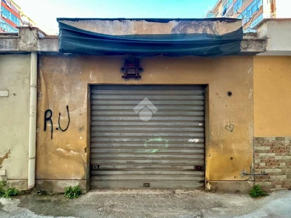 box auto in vendita a Palermo in zona Brancaccio