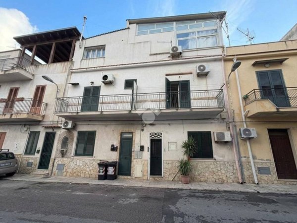 appartamento in vendita a Palermo in zona Partanna
