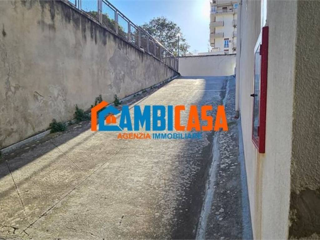 casa indipendente in vendita a Palermo in zona San Lorenzo