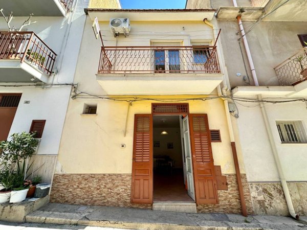 casa indipendente in vendita a Partinico