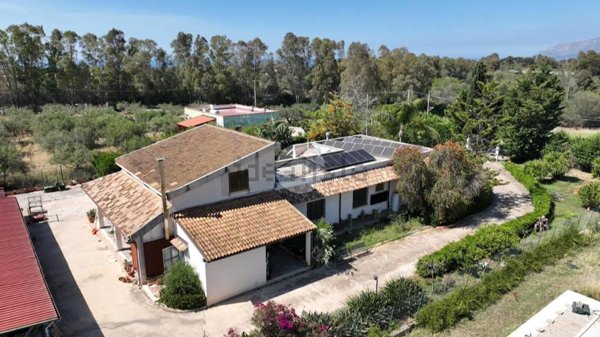 casa indipendente in vendita a Partinico