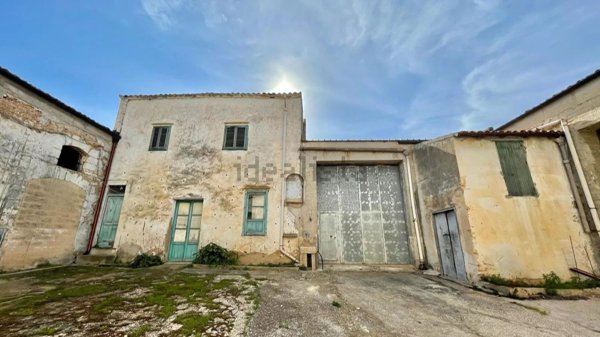 casa indipendente in vendita a Partinico