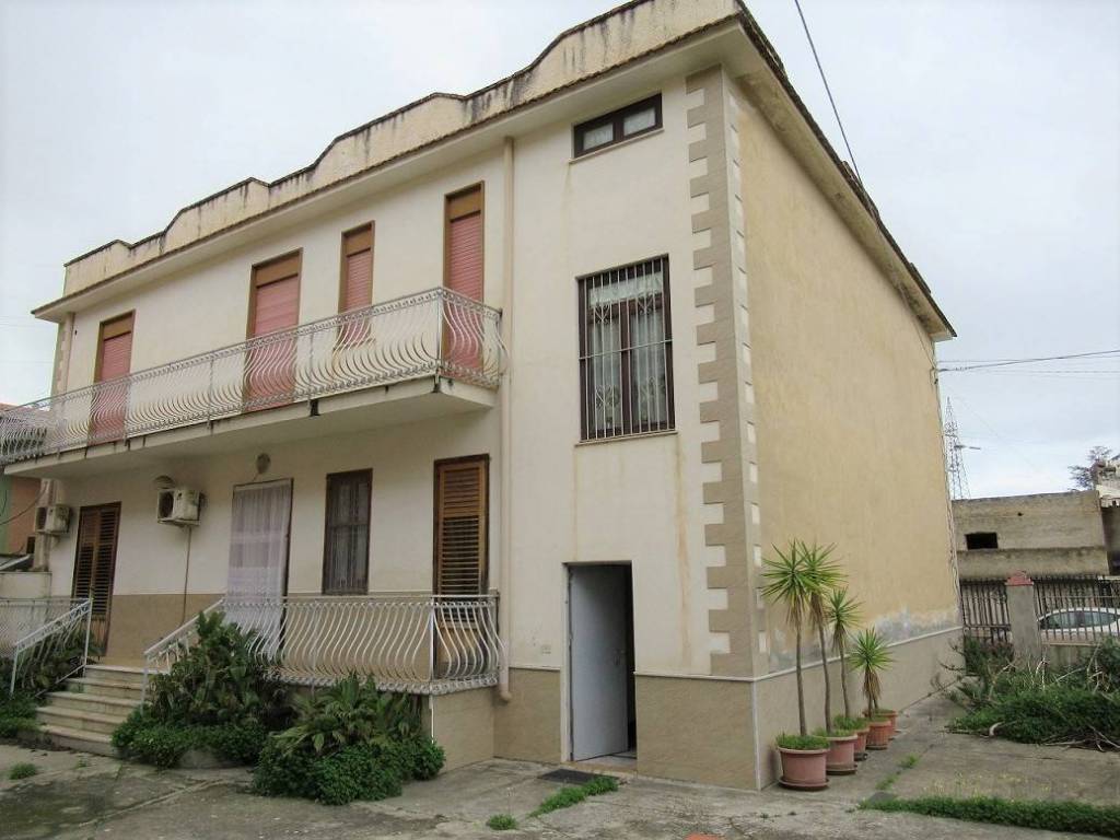intera palazzina in vendita a Partinico