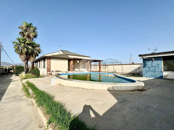 casa indipendente in vendita a Partinico