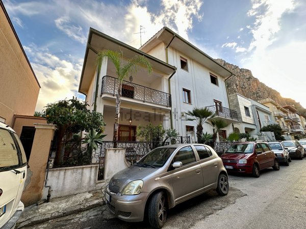 casa indipendente in vendita a Partinico